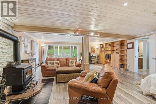 5600 Cedar Springs Road, Burlington, ON - Indoor Photo Showing Living Room With Fireplace