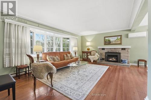5600 Cedar Springs Road, Burlington, ON - Indoor Photo Showing Living Room With Fireplace