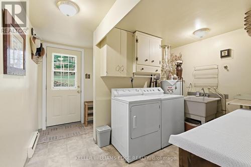 5600 Cedar Springs Road, Burlington, ON - Indoor Photo Showing Laundry Room