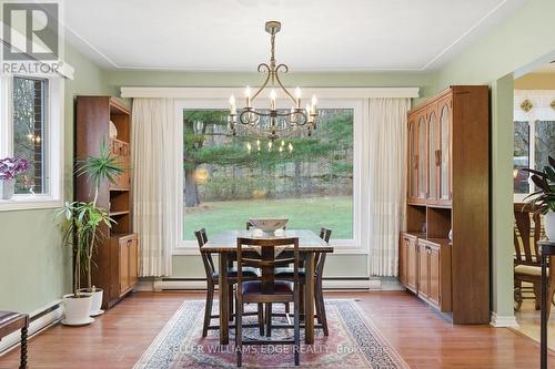 5600 Cedar Springs Road, Burlington, ON - Indoor Photo Showing Dining Room