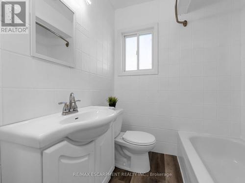 753 Burgess Avenue, Hamilton, ON - Indoor Photo Showing Bathroom