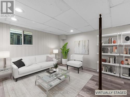 753 Burgess Avenue, Hamilton, ON - Indoor