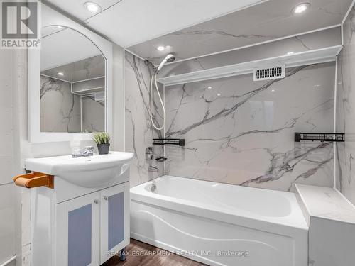 753 Burgess Avenue, Hamilton, ON - Indoor Photo Showing Bathroom