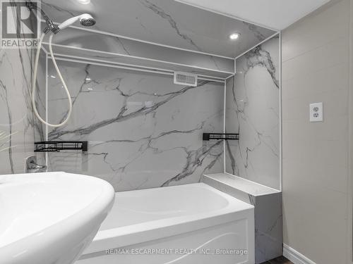 753 Burgess Avenue, Hamilton, ON - Indoor Photo Showing Bathroom