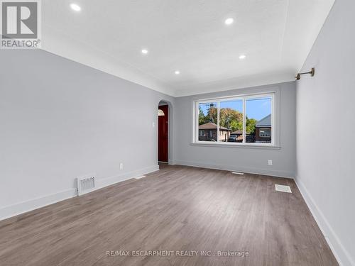 753 Burgess Avenue, Hamilton, ON - Indoor