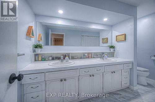148 Strathcona Crescent, Kitchener, ON - Indoor Photo Showing Bathroom