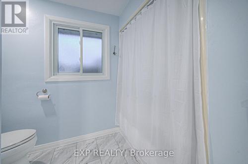 148 Strathcona Crescent, Kitchener, ON - Indoor Photo Showing Bathroom