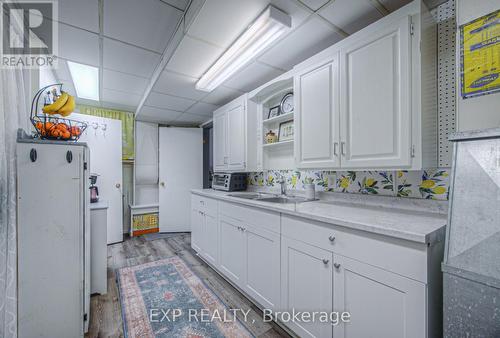 148 Strathcona Crescent, Kitchener, ON - Indoor