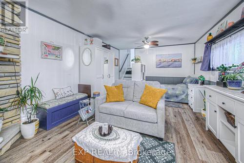 148 Strathcona Crescent, Kitchener, ON - Indoor Photo Showing Living Room
