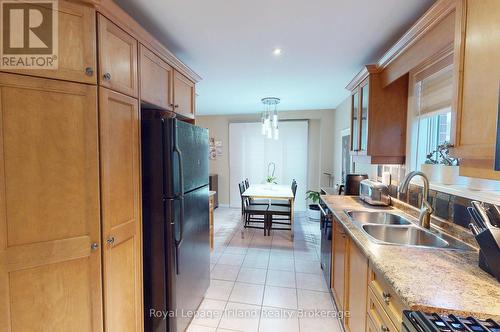 566 Alberta Avenue, Woodstock (Woodstock - South), ON - Indoor Photo Showing Kitchen With Double Sink