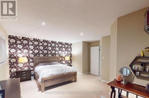 566 Alberta Avenue, Woodstock (Woodstock - South), ON - Indoor Photo Showing Bedroom
