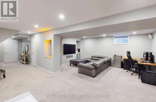 566 Alberta Avenue, Woodstock (Woodstock - South), ON - Indoor Photo Showing Basement