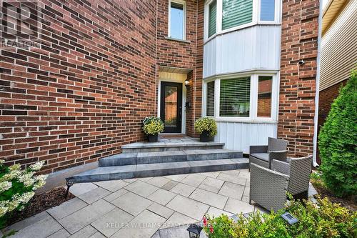 42 Buchanan Crescent, Aurora, ON - Outdoor