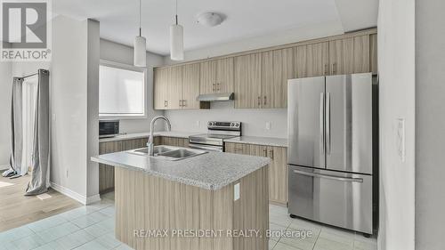 28 Mclaughlin Street, Welland, ON - Indoor Photo Showing Kitchen With Double Sink With Upgraded Kitchen