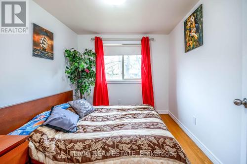 122 Forest Hill Road, Grimsby, ON - Indoor Photo Showing Bedroom