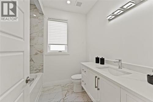 188 Whelan, Amherstburg, ON - Indoor Photo Showing Bathroom
