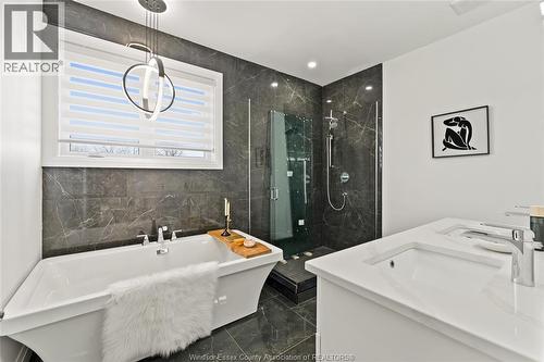 188 Whelan, Amherstburg, ON - Indoor Photo Showing Bathroom