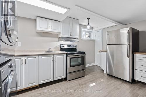 78 Sunshine Drive, Richmond Hill, ON - Indoor Photo Showing Kitchen With Stainless Steel Kitchen
