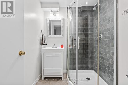 78 Sunshine Drive, Richmond Hill, ON - Indoor Photo Showing Bathroom