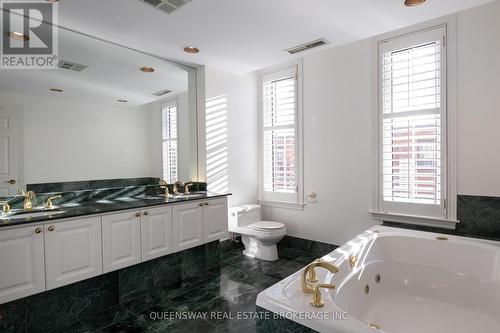129 - 2289 Lakeshore Boulevard, Toronto, ON - Indoor Photo Showing Bathroom