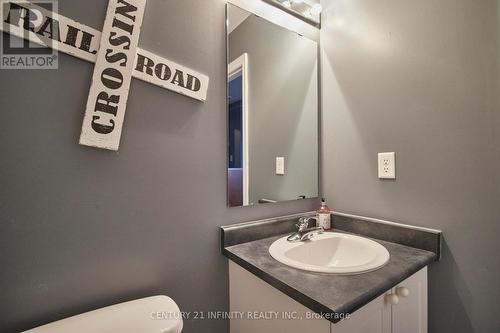 Jack & Jill Bathroom Between Bedrooms 3 And 4 - 1599 Quail Run Drive, Oshawa (Taunton), ON - Indoor Photo Showing Bathroom