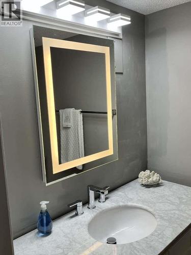 110 Skaha Place Unit# 304, Penticton, BC - Indoor Photo Showing Bathroom