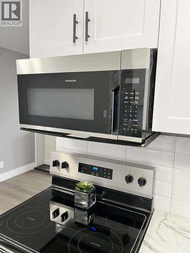 110 Skaha Place Unit# 304, Penticton, BC - Indoor Photo Showing Kitchen