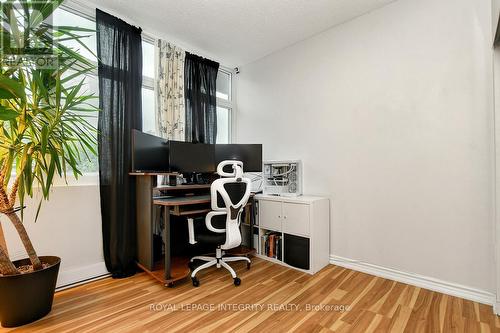 107 - 2019 Bank Street S, Ottawa, ON - Indoor Photo Showing Office