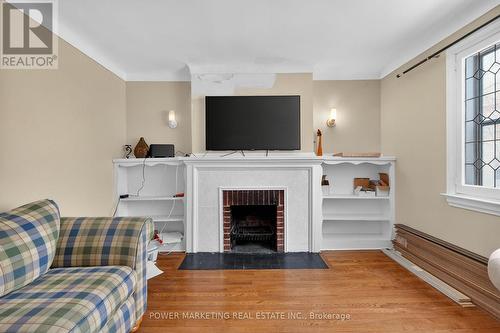 21 Perkins Street, Ottawa, ON - Indoor Photo Showing Living Room With Fireplace