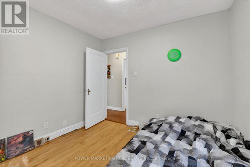 21 Perkins Street, Ottawa, ON - Indoor Photo Showing Bedroom