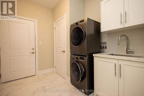 3580 Canfield Crescent, Fort Erie, ON - Indoor Photo Showing Laundry Room