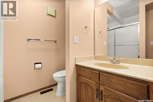 1506 Truesdale Drive E, Regina, SK - Indoor Photo Showing Bathroom