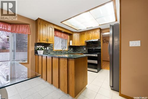 1506 Truesdale Drive E, Regina, SK - Indoor Photo Showing Kitchen