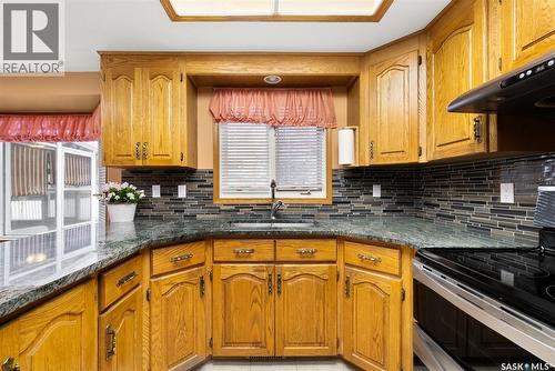 1506 Truesdale Drive E, Regina, SK - Indoor Photo Showing Kitchen