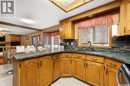 1506 Truesdale Drive E, Regina, SK - Indoor Photo Showing Kitchen