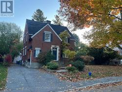 577 MANSFIELD AVENUE S  Ottawa, ON K2A 2T1