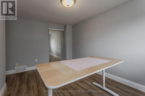 30 Graywood Road, Hamilton, ON - Indoor Photo Showing Other Room