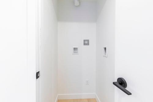 Salle de lavage - 3410-1210 Rue Jeanne-Mance, Montréal (Ville-Marie), QC - Indoor Photo Showing Other Room