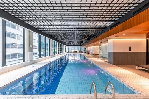 Piscine - 3410-1210 Rue Jeanne-Mance, Montréal (Ville-Marie), QC - Indoor Photo Showing Other Room With In Ground Pool