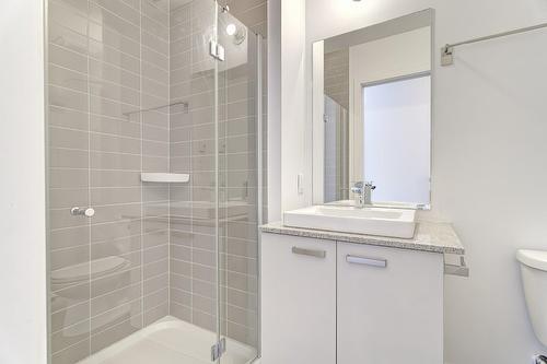 Bathroom - A504-5200 Av. Gatineau, Montréal (Côte-Des-Neiges/Notre-Dame-De-Grâce), QC - Indoor Photo Showing Bathroom