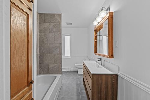 Salle de bains - 95 Rue Marc-André, Saint-Jérôme, QC - Indoor Photo Showing Bathroom