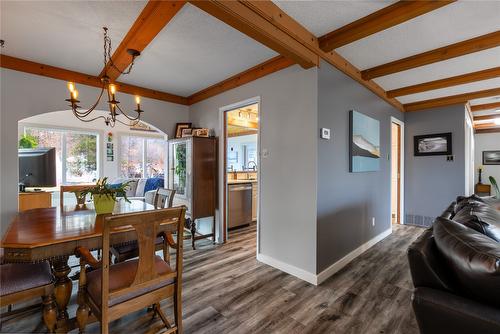 206 7Th Avenue, Kimberley, BC - Indoor Photo Showing Dining Room