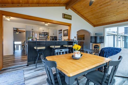 206 7Th Avenue, Kimberley, BC - Indoor Photo Showing Dining Room