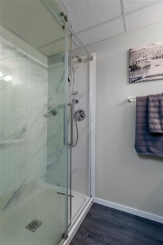 206 7Th Avenue, Kimberley, BC - Indoor Photo Showing Bathroom