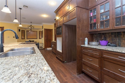 1909 Stamps Rd, Duncan, BC 