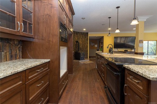 1909 Stamps Rd, Duncan, BC 