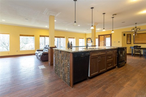 1909 Stamps Rd, Duncan, BC 