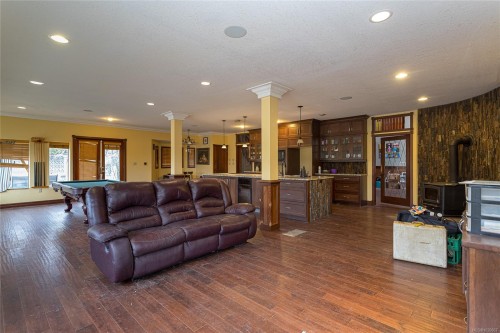 1909 Stamps Rd, Duncan, BC 