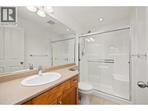 3 pc primary ensuite with walk in shower - 3843 Brown Road Unit# 2101, West Kelowna, BC - Indoor Photo Showing Bathroom