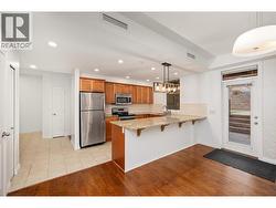 Spacious, open concept kitchen - 